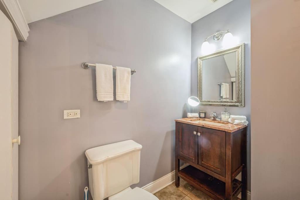 Lovely 2 Bed 3 Miles From Dt W Free Parking Chicago Bagian luar foto